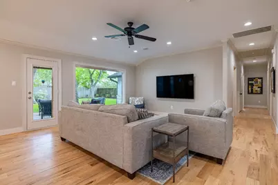 5230 Redstart Street, Houston, TX 77035 - Photo 17