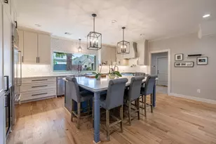 5230 Redstart St, Houston, TX 77035 - Photo 5