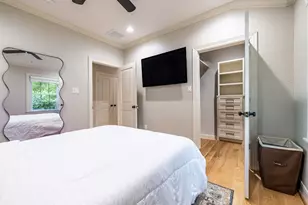 5230 Redstart St, Houston, TX 77035 - Photo 25