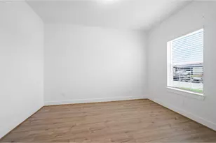 8930 Gull Cyn Dr, Baytown, TX 77521 - Photo 5