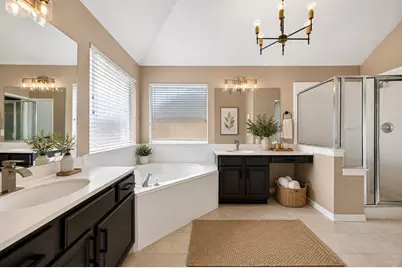15014 Middle Oaks Boulevard, Houston, TX 77082 - Photo 21