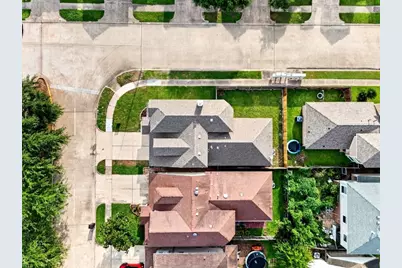 15014 Middle Oaks Boulevard, Houston, TX 77082 - Photo 35