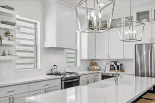 852 Fisher St, Houston, TX 77018 - Photo 9