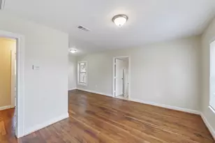 1601 Alabama St, Baytown, TX 77520 - Photo 5