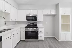 7403 Strawbridge Ln, Houston, TX 77040 - Photo 9