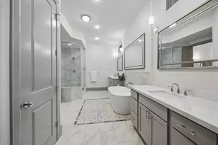1907 W 25th St, Houston, TX 77008 - Photo 17