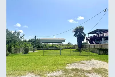 1048 Blacks Slip, Gilchrist, TX 77617 - Photo 7