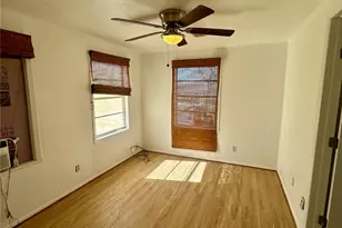 124 7th St, Dickinson, TX 77539 - Photo 11