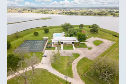 608 Wagon Wheel Trail, Angleton, TX 77515 - Photo 17