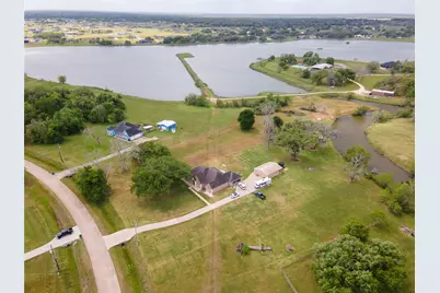 608 Wagon Wheel Trail, Angleton, TX 77515 - Photo 3