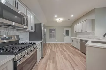 2 Garden Lodge Place, The Woodlands, TX 77382 - Photo 11