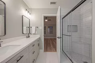 2 Garden Lodge Pl, The Woodlands, TX 77382 - Photo 35