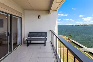 401 Lakeside Ln, Nassau Bay, TX 77058 - Photo 17
