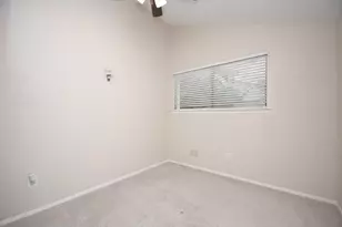 9536 Windswept Ln, Houston, TX 77063 - Photo 9