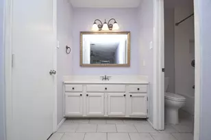 9536 Windswept Ln, Houston, TX 77063 - Photo 15