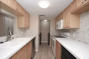 9536 Windswept Ln, Houston, TX 77063 - Photo 5