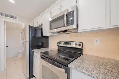 781 Country Place Drive #2052, Houston, TX 77079 - Photo 15