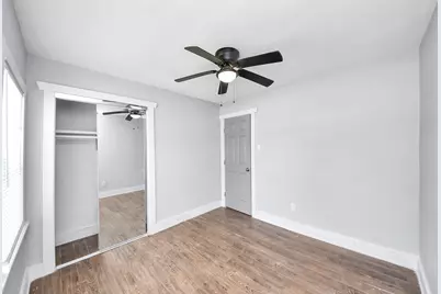 5738 Kenilwood Drive, Houston, TX 77033 - Photo 33