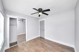 5738 Kenilwood Dr, Houston, TX 77033 - Photo 33