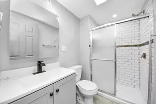 5738 Kenilwood Dr, Houston, TX 77033 - Photo 31