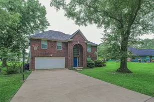 200 Lakefront Dr, Onalaska, TX 77360 - Photo 1