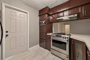 15811 Chimney Rock Rd, Houston, TX 77489 - Photo 17