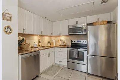 14715 Barryknoll Lane #145, Houston, TX 77079 - Photo 9