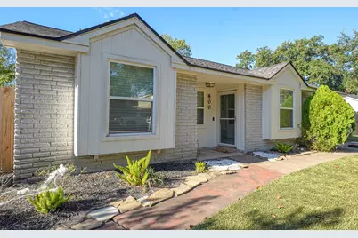 800 Camelot Lane, Friendswood, TX 77546 - Photo 3