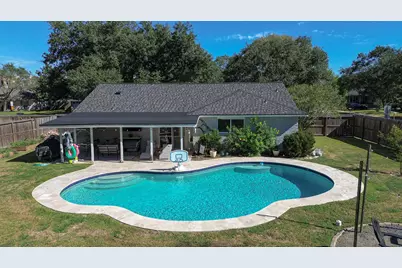 800 Camelot Lane, Friendswood, TX 77546 - Photo 23