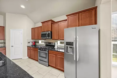 5615 Glenfield Spring Lane, Spring, TX 77389 - Photo 11