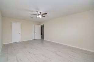 8820 Bissonnet St, Houston, TX 77074 - Photo 11
