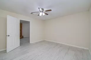 8820 Bissonnet St, Houston, TX 77074 - Photo 27