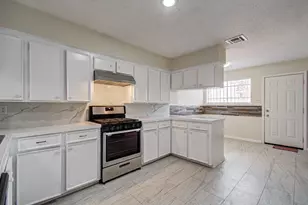 8820 Bissonnet St, Houston, TX 77074 - Photo 5