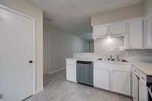 8820 Bissonnet St, Houston, TX 77074 - Photo 3