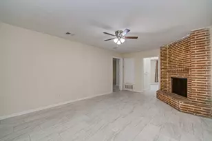 8820 Bissonnet St, Houston, TX 77074 - Photo 19