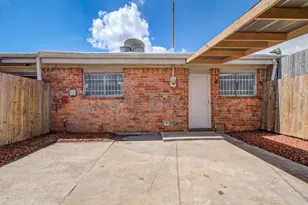 8820 Bissonnet St, Houston, TX 77074 - Photo 37