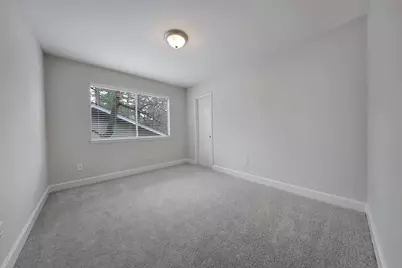 32 E Lance Leaf Road, The Woodlands, TX 77381 - Photo 17