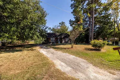 218 N Franklin Avenue, Cleveland, TX 77327 - Photo 3