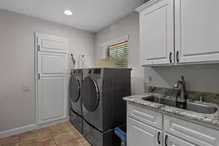 1613 S Hood St, Alvin, TX 77511 - Photo 29