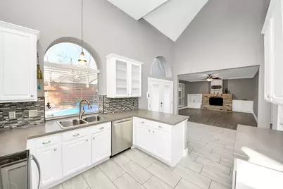 15815 Laurel Cove, Tomball, TX 77377 - Photo 9