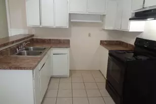 4002 Cloverbrook Dr, Houston, TX 77045 - Photo 5