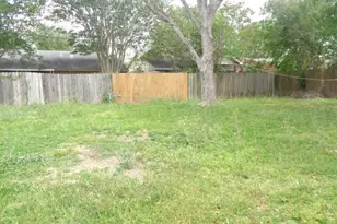 4002 Cloverbrook Dr, Houston, TX 77045 - Photo 19