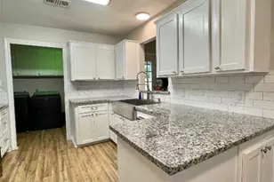 809 Manor Dr, Angleton, TX 77515 - Photo 15