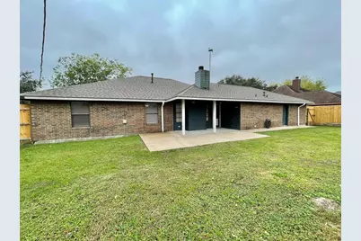 809 Manor Drive, Angleton, TX 77515 - Photo 39