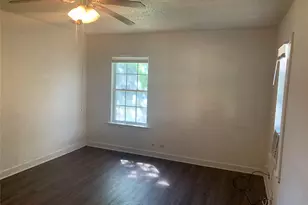 1412 15th St, Huntsville, TX 77340 - Photo 5