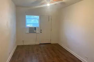 1412 15th St, Huntsville, TX 77340 - Photo 15