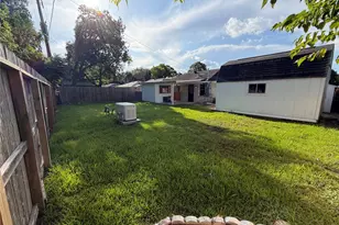 7603 Grape St, Houston, TX 77074 - Photo 13