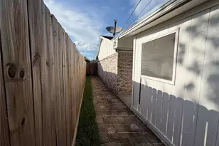 7603 Grape St, Houston, TX 77074 - Photo 11