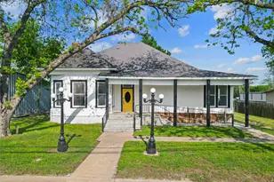 327 S Robb St, Trinity, TX 75862 - Photo 1