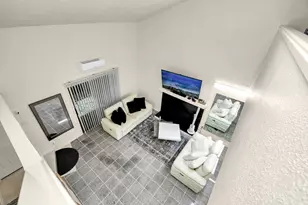 9512 Windswept Ln, Houston, TX 77063 - Photo 11